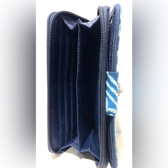 VERA BRADLEY Cuban Tiles Turn Lock Wallet - Picture 10 of 11